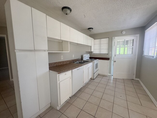 Photo - 710 N Grove St Unit 710 N Grove A