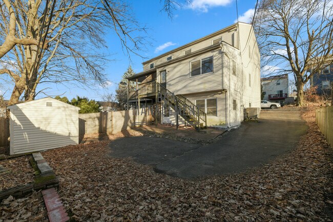 Photo - 289 Market St