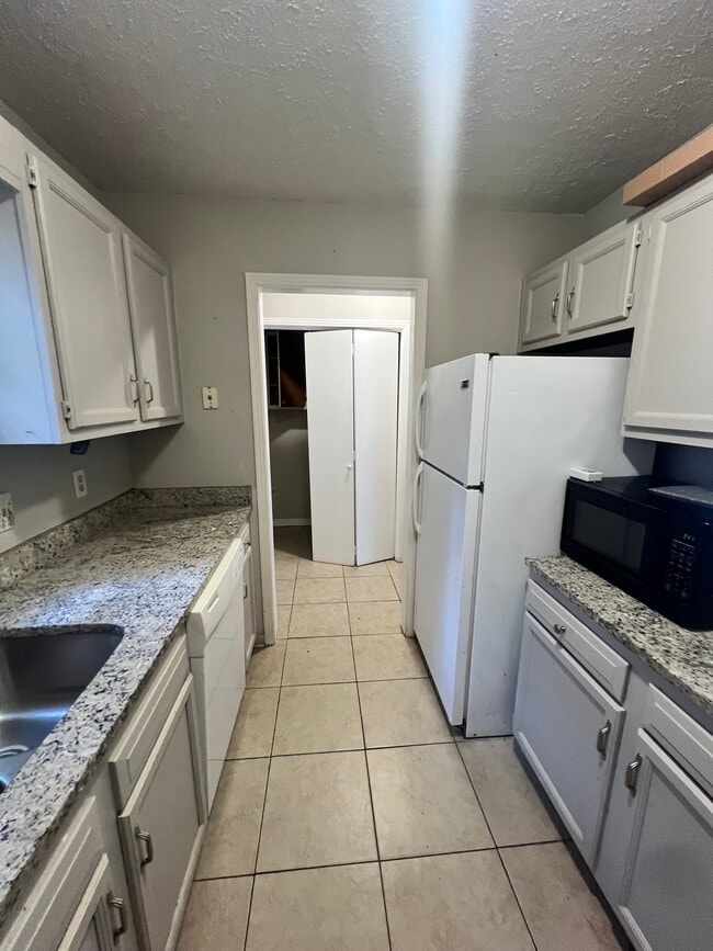 Photo - 520 Lorenz Blvd Unit B