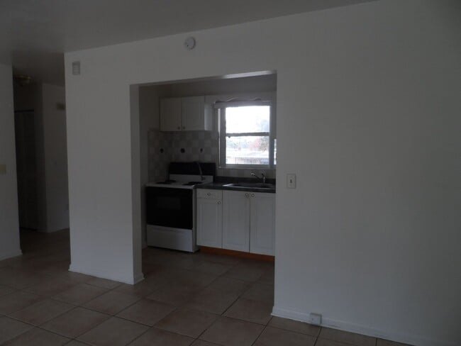 Photo - 1 BEDROOM HOME - NO PETS - AVAILABLE NOW