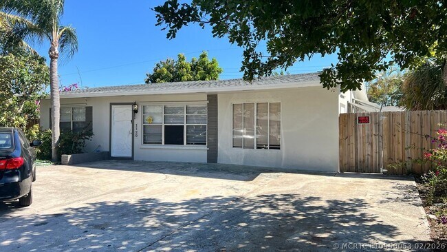Photo - 1120 NE 23rd Pl