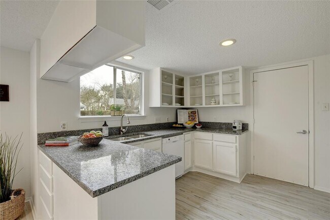 Photo - 4505 Clarno Dr