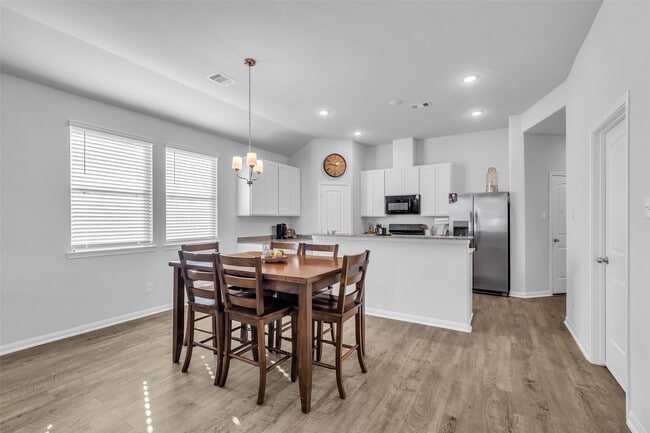 Photo - 740 Brown Rd