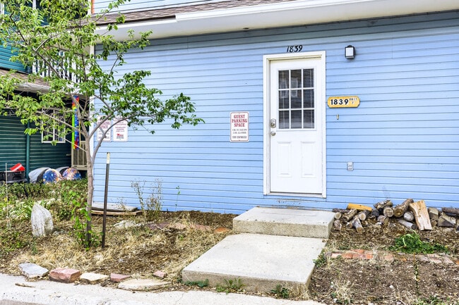 Photo - 1839 Walnut St