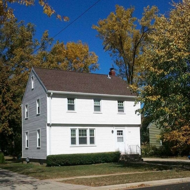 Photo - 7220 Elmwood Ave House