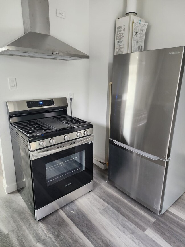 Photo - 4145 Conroy St