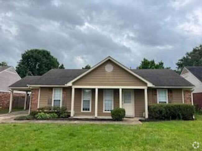Building Photo - Available Now! Rental