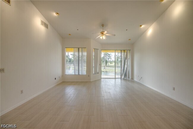 15250 Riverbend Blvd Unit 204