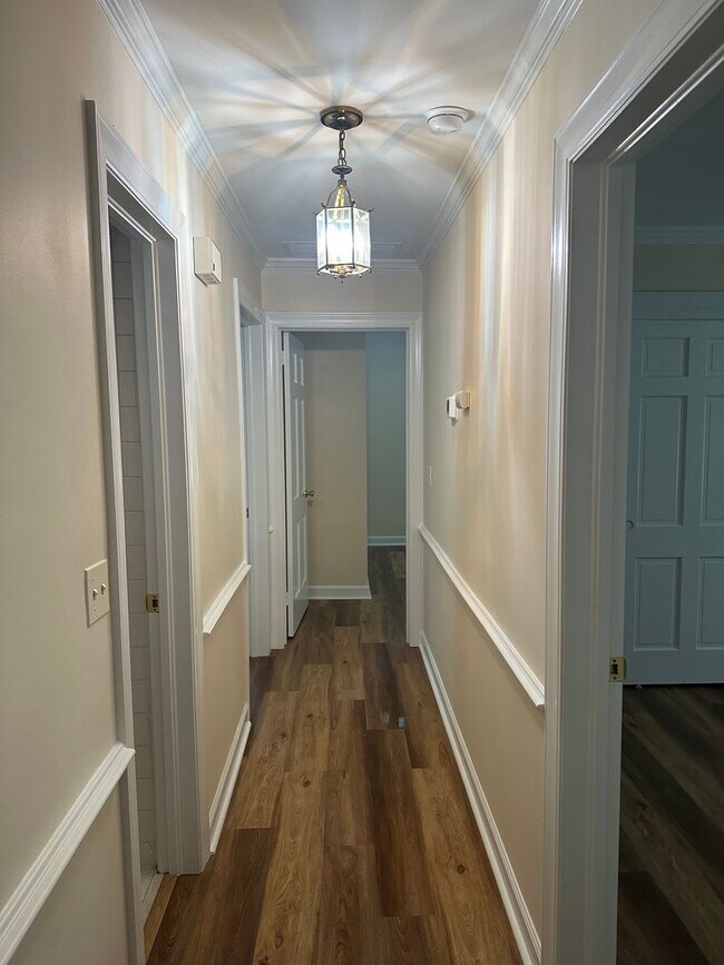 Photo - 2650 Grosvenor Pl Unit A