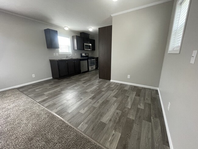 Photo - 38017 Chilver Ave