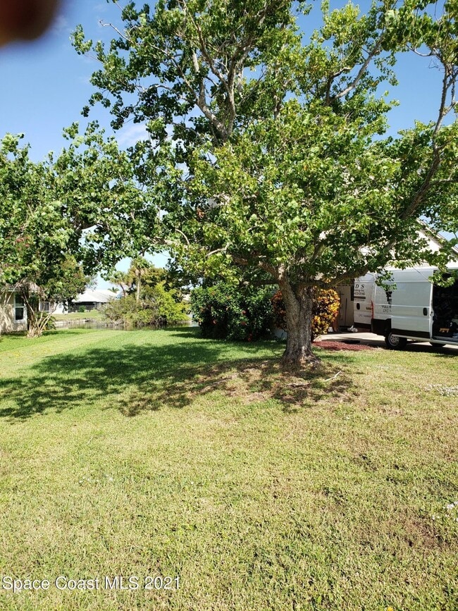 Photo - 2575 Palm Lake Dr