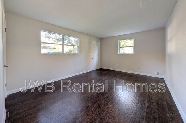 Photo - 6836 Jack Horner Ln