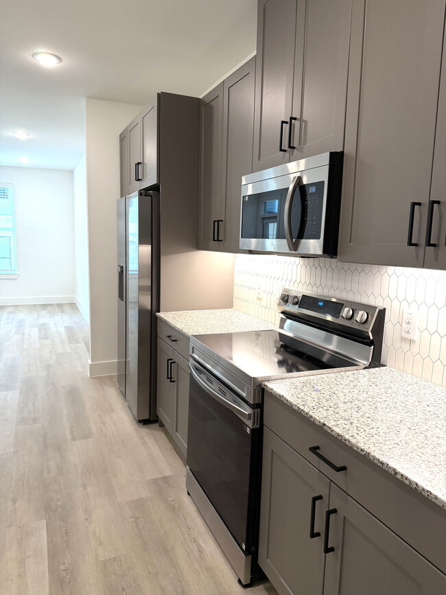 Building Photo - 16601 Braker Ln Unit 7110