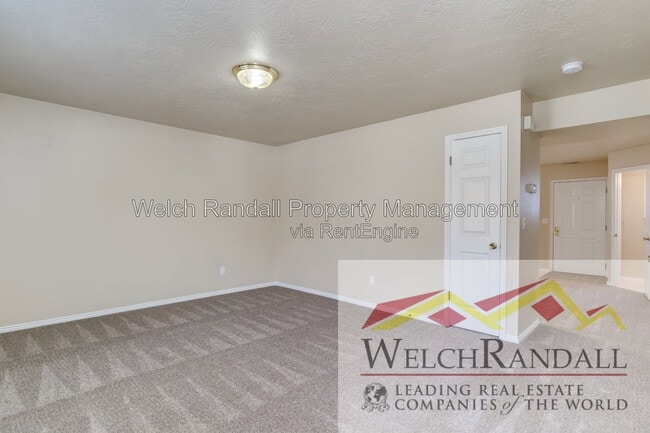 Photo - 478 E 2600 N