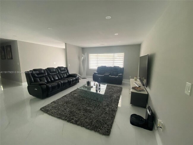 Photo - 7010 SW 144th Pl