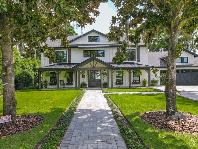 Front of House - 281 Shell Pt E Rental