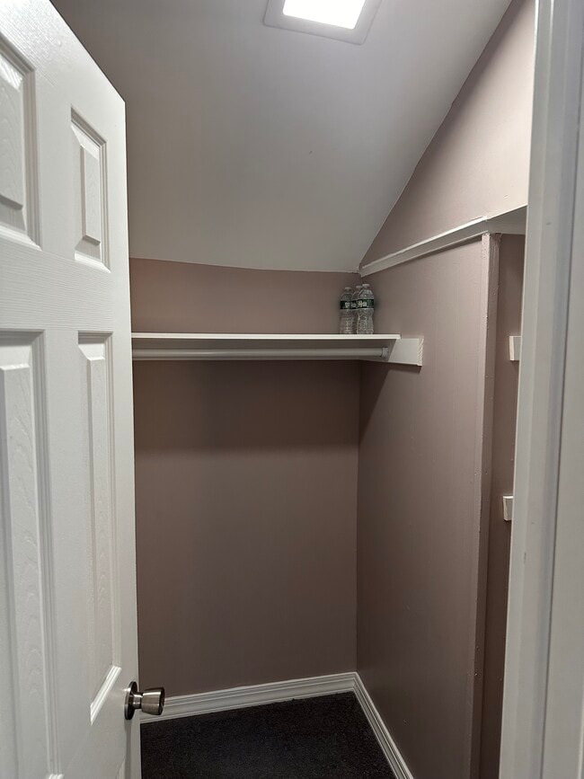 Vestidor - 40 Coy St Unidad One bedroom apartment