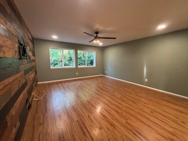 Photo - 7796 Kildare Loop NW