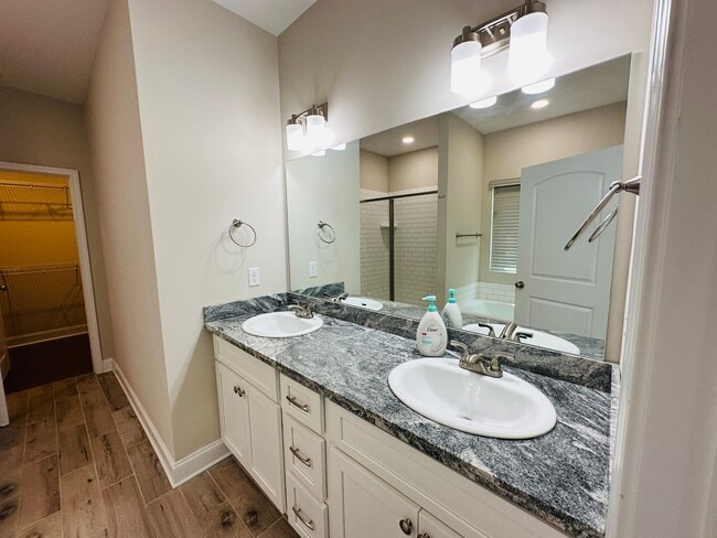 Photo - Spacious 3BR Home Near UT Hospital & Downtown Knoxville