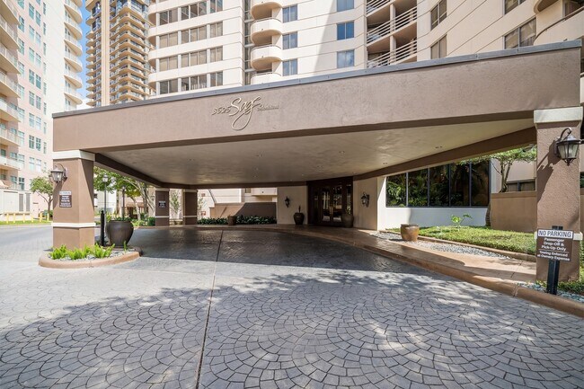 3525 Sage Rd Unit 1016