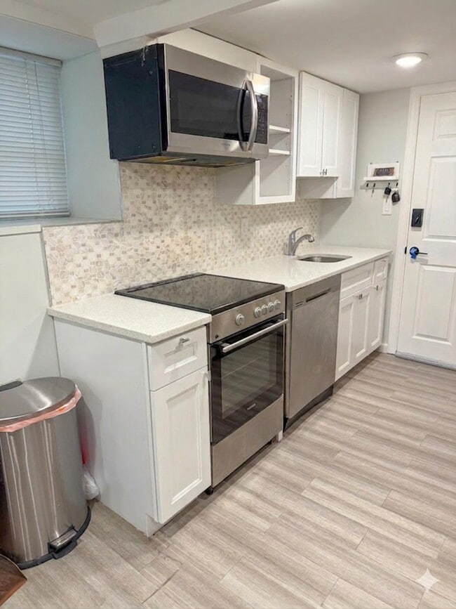 Photo - 221 Jane St Unit 1