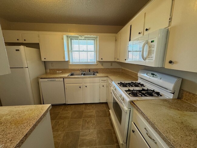 Photo - 1104 Cummings Ave