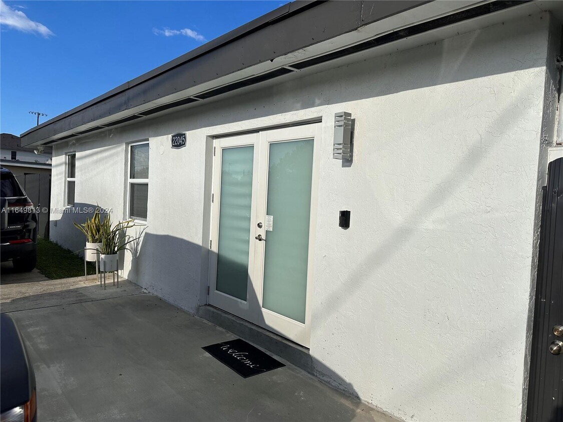 Photo - 22045 SW 114th Ave (Miami, FL)
