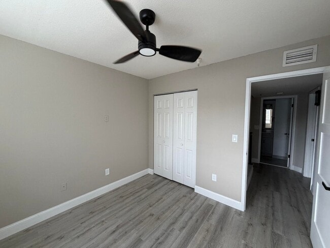 Photo - 117 Yacht Club Way