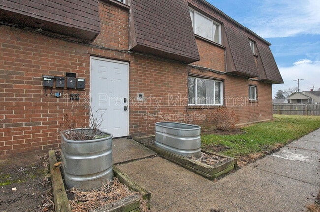 Photo - 2872 Howey Rd Unit D