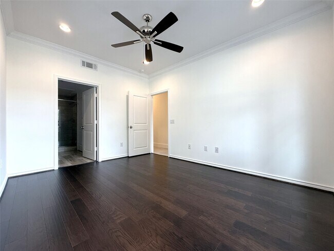 Photo - 1669 Richmond Ave