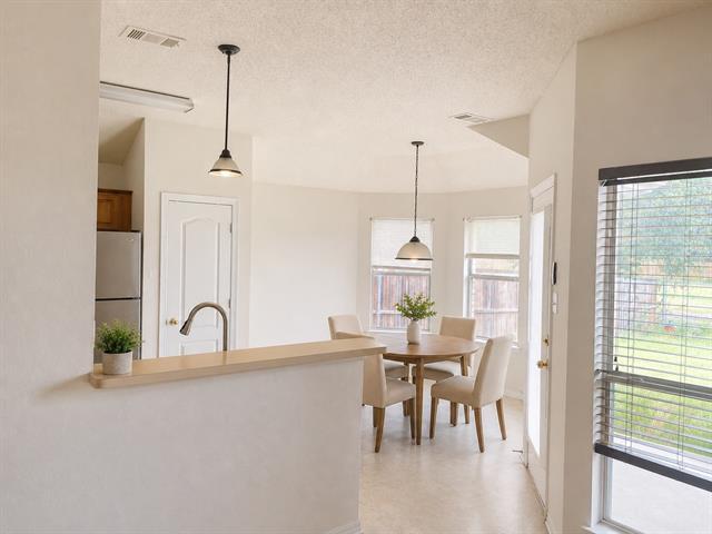 Photo - 208 Orchard Trail