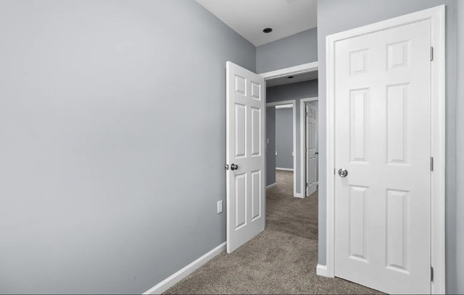 Photo - 260X Garrett Ave