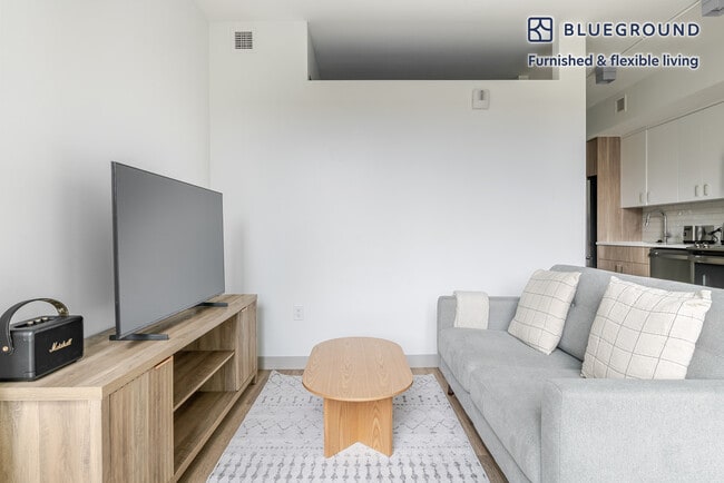 Building Photo - 89 E Dedham St Rental