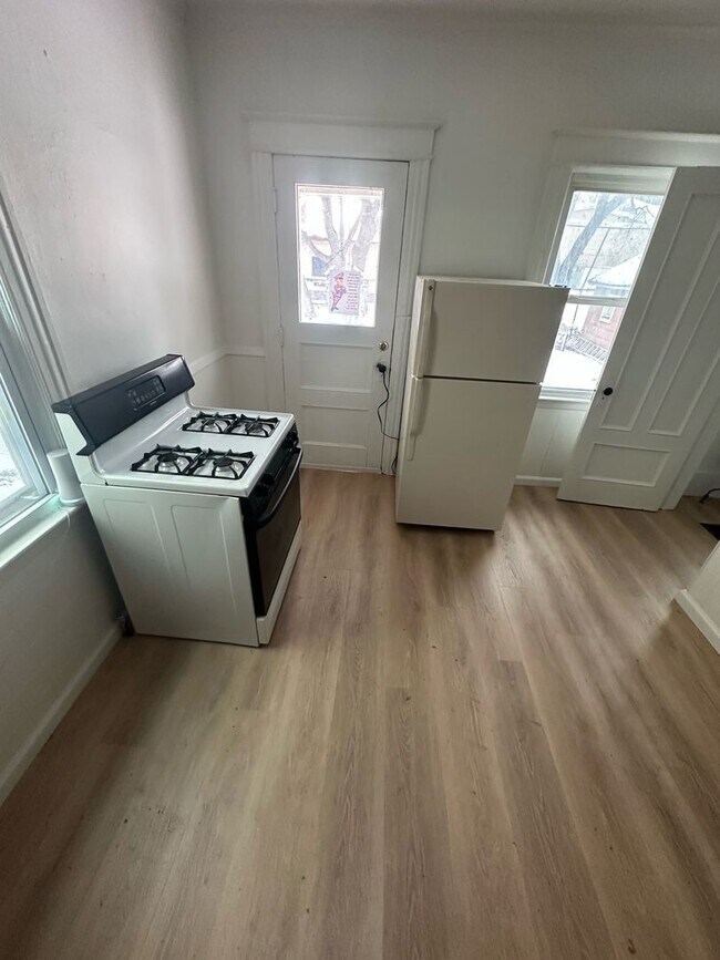 Photo - 37 Forester St Unit 37 Forester St (Lower)