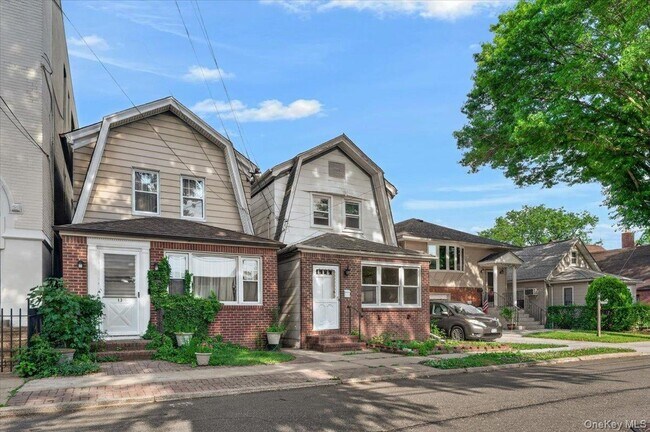 Photo - 15 Depan Ave