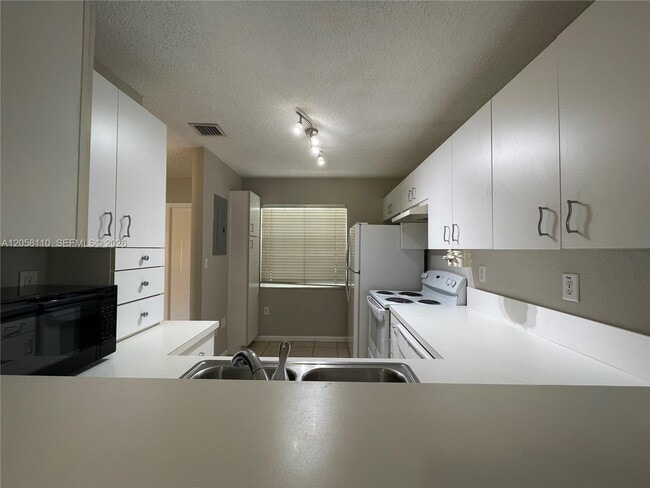 Photo - 14124 SW 121st Pl