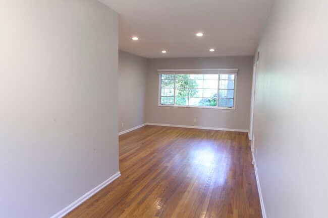 Living Room - 1909 N Las Palmas Ave Unit 1909