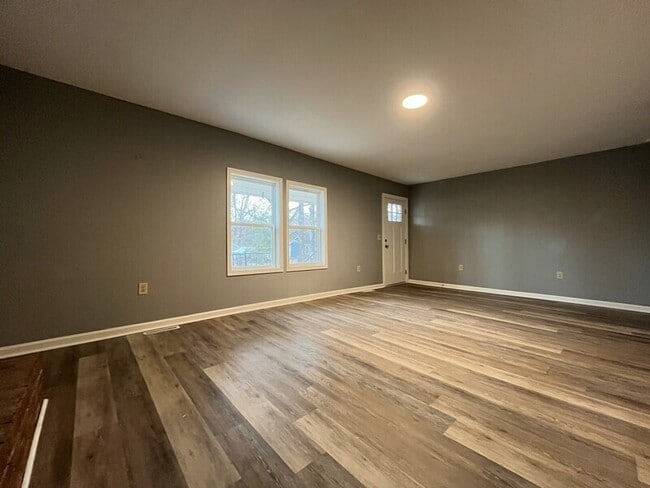 Photo - 1229 Jenkins St