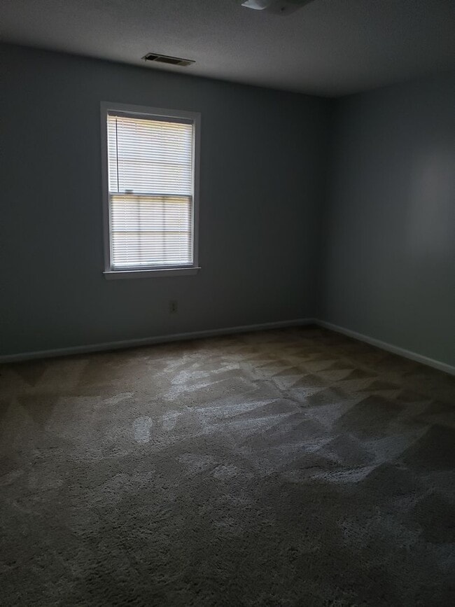 Building Photo - 333 Wrenfield Rd Unit B Rental
