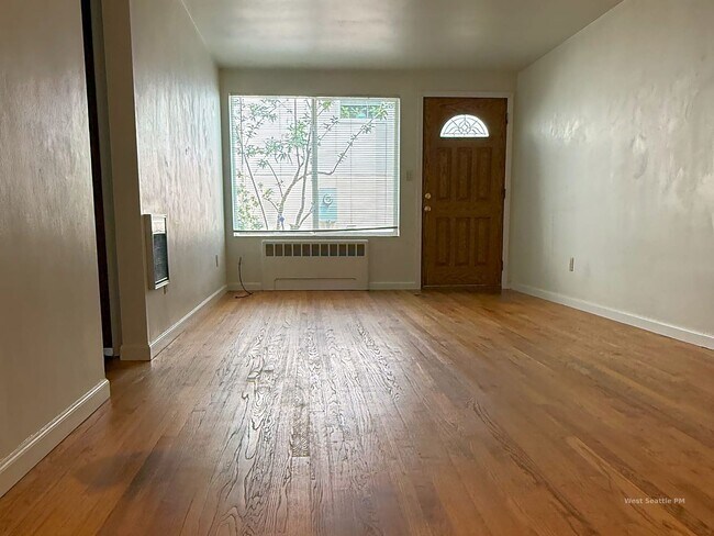 Photo - 1533-1537 California Ave SW (OTP) Unidad 1533 California Ave SW