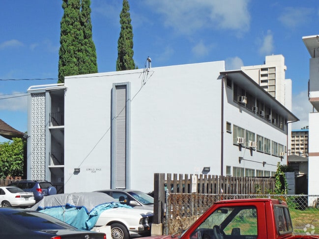 Photo - 1526 Kewalo St Apartments