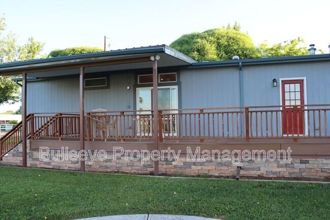 Photo - 313 E 1/2 St N