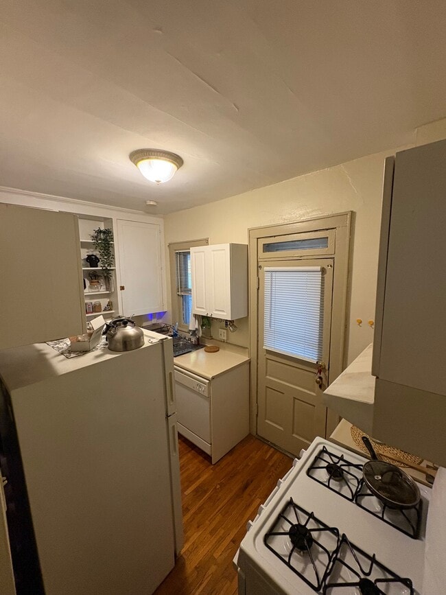 Building Photo - 100 W 2nd Ave Unit 4