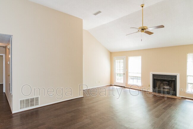 Photo - 6008 Bolingbrook Dr