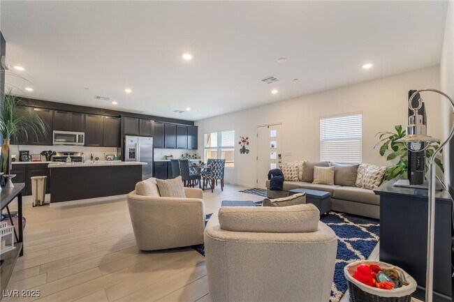 Building Photo - 292 Whitney Crst St