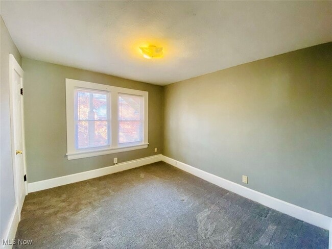 Photo - 2420 E Market St Unit 2