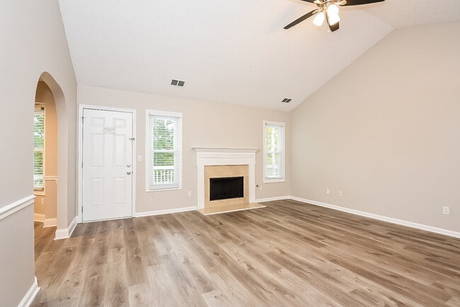 Photo - 4969 Abbotts Glen Trail NW