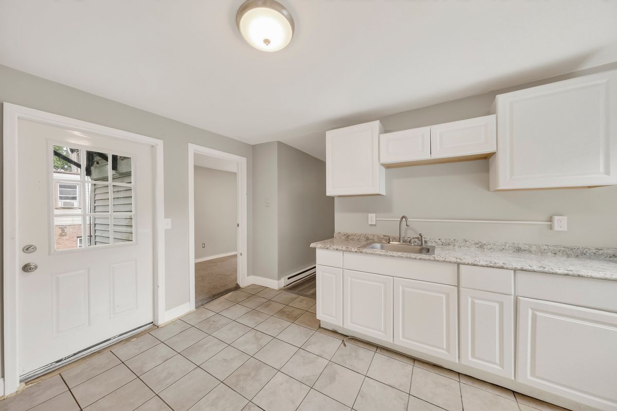 Photo - 68 Catharine St Unit 2
