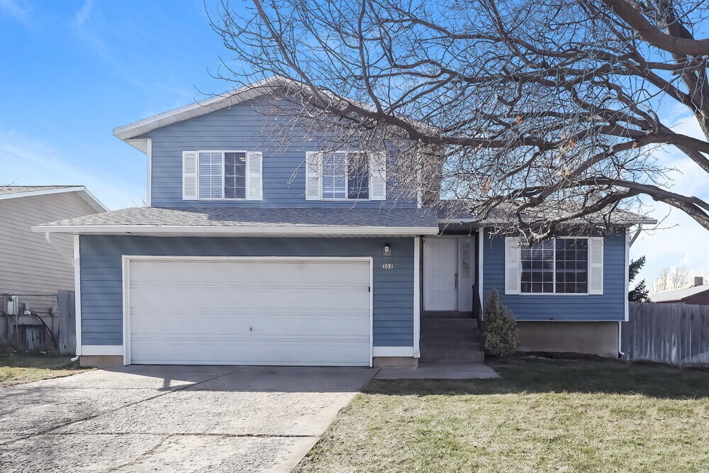 Photo - 202 1900 S St