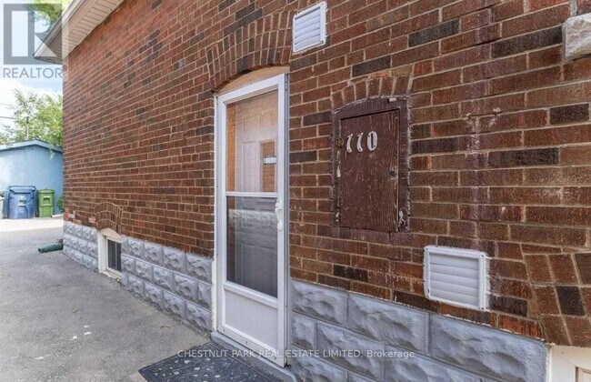 Photo - 110 Livingstone Ave